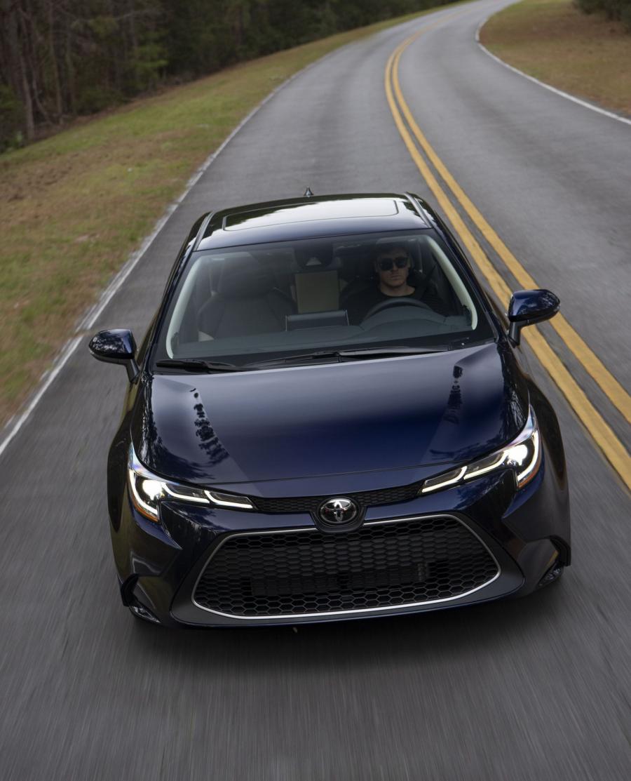  Toyota Corolla XLE Sedan 2019 года  (NA) (фото 2 из 40)